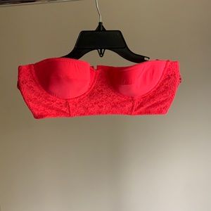 Strapless “corset style” bra with slight push